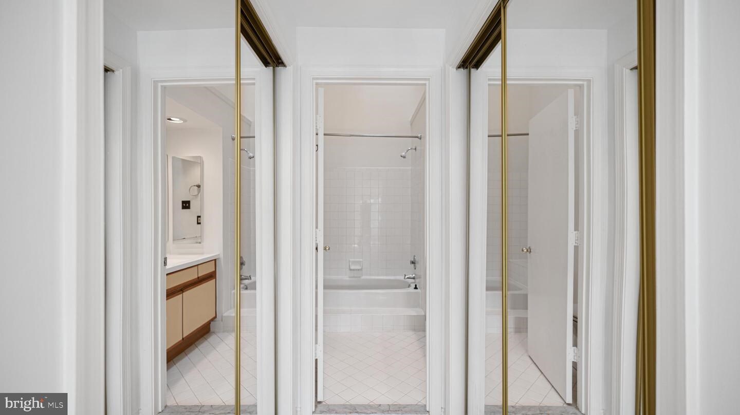 Building Photo - 14226 Jib St