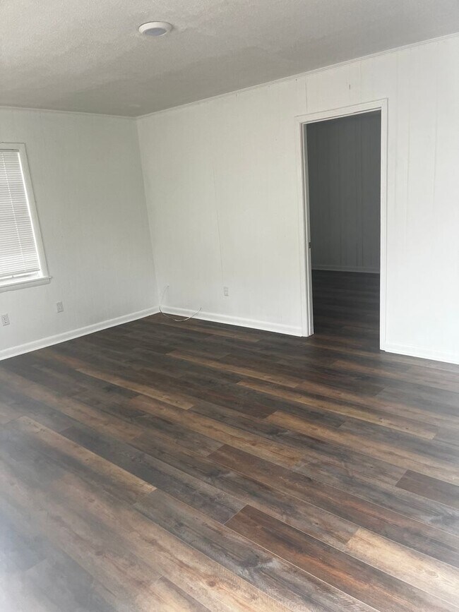 Building Photo - 114 Holly Cove