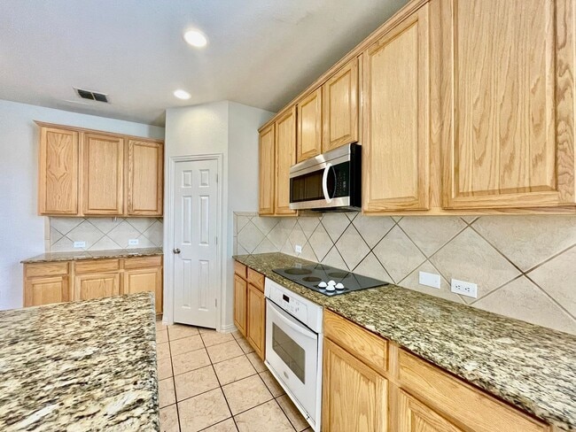 Building Photo - Gorgeous 4-bedroom home!