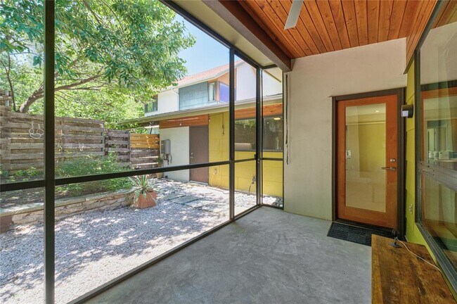Building Photo - 805 Cumberland Rd