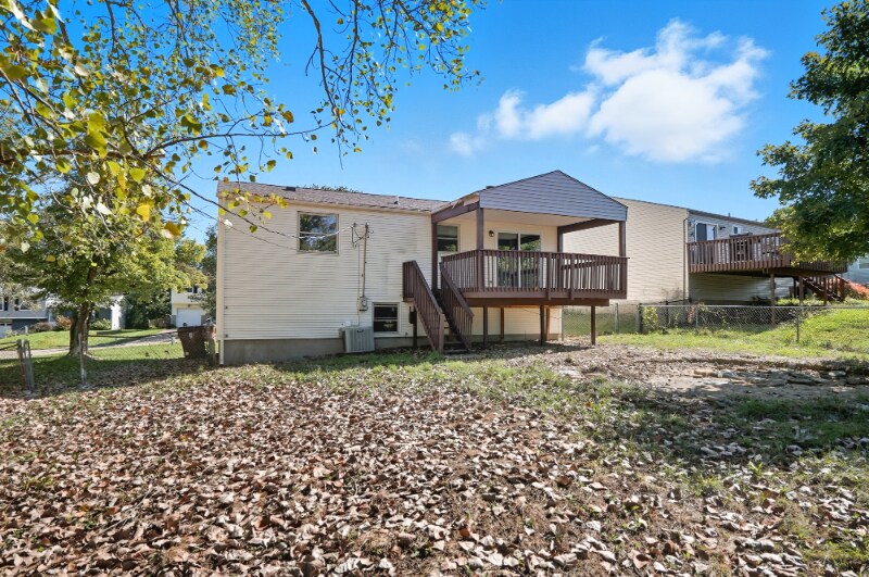 Building Photo - 7 Waterside Way