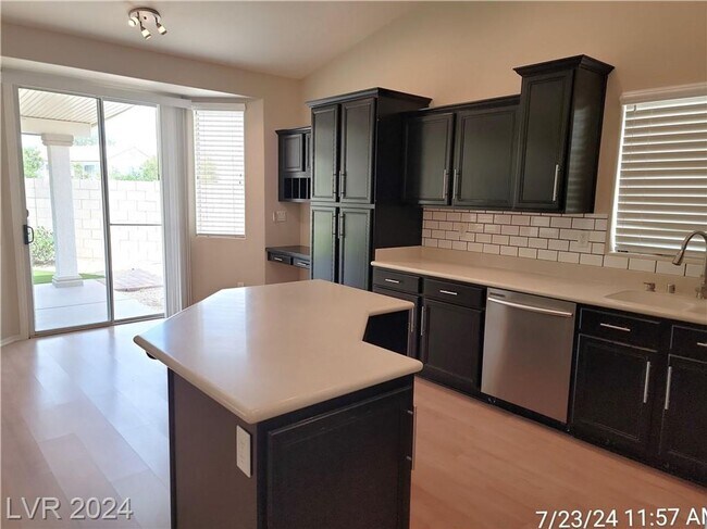 Building Photo - CHARMING SINGLE-STORY SOUTHERN HIGHLANDS H...