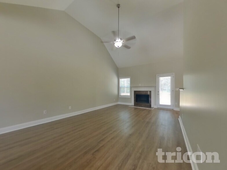 Building Photo - 402 Cranbrooke Dr