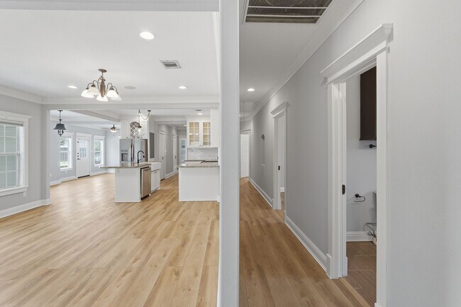 Building Photo - 512 Enid St