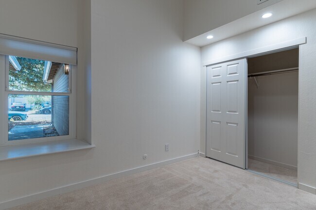 Building Photo - 1228 Demeo St