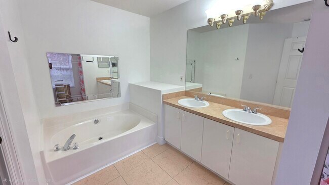 Building Photo - 6448 NW Colgate St