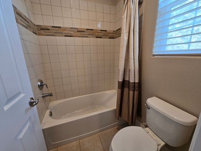 Building Photo - Beautiful Single-Story Home with Upgraded Kitchen & Spacious Backyard in Gated Community