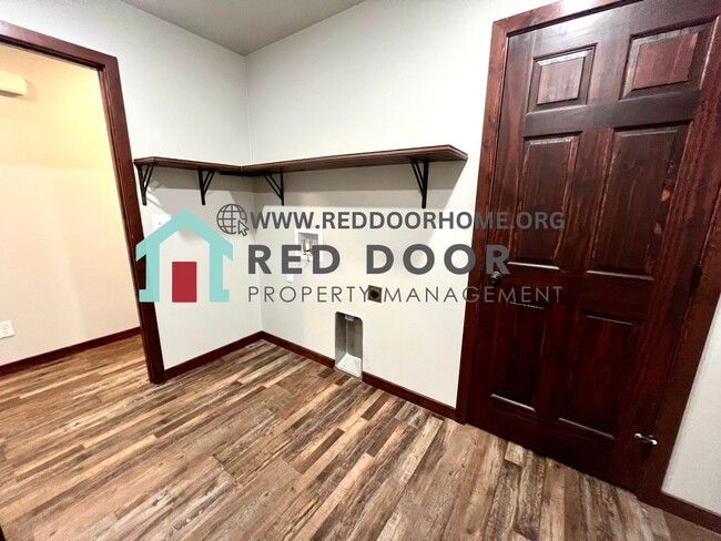 Building Photo - Modern Country Living Just Minutes from Town!