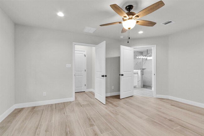 Building Photo - 11087 Sutton Pl