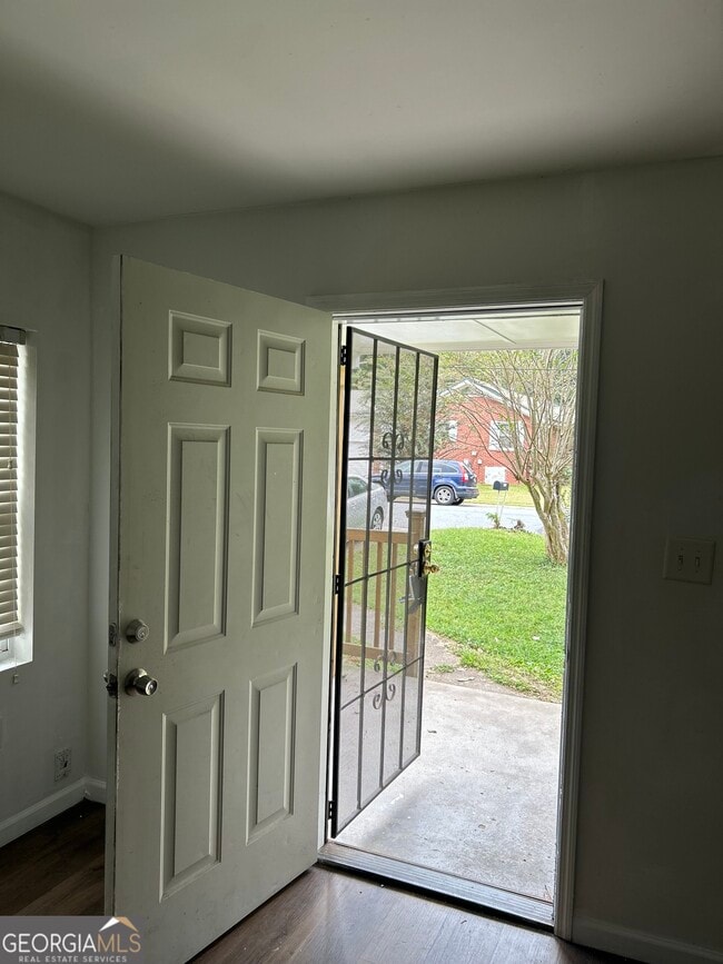 Building Photo - 2133 Blayton Ln SE