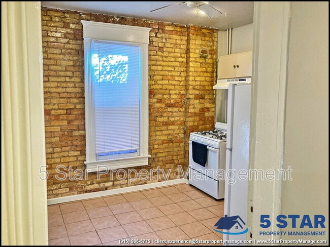 Building Photo - 1308 Montana Ave