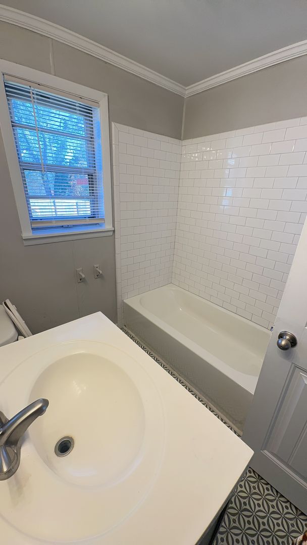 Building Photo - 1905 28th St