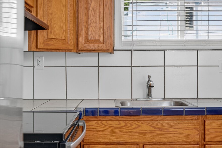 Building Photo - 1912 2nd St