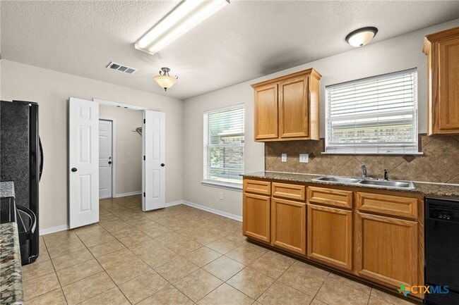 Building Photo - 6501 Alvin Dr