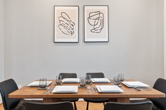 Building Photo - 3802 Lovejoy St