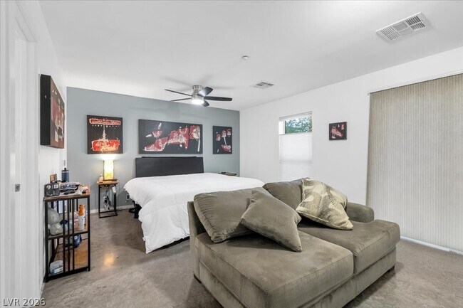 Building Photo - 2014 Pin Oak Ave