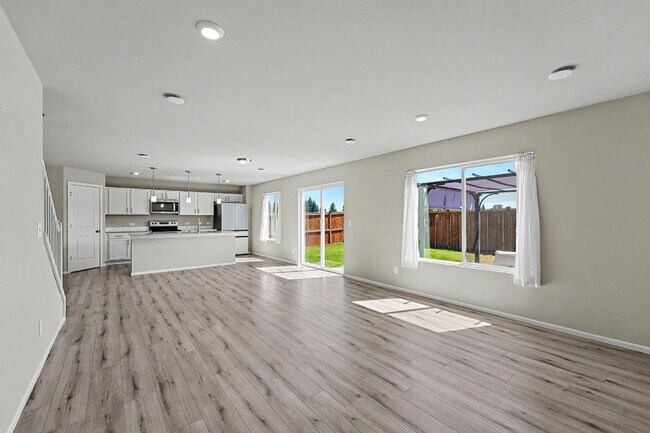 Building Photo - 15065 Iverson Lp SE