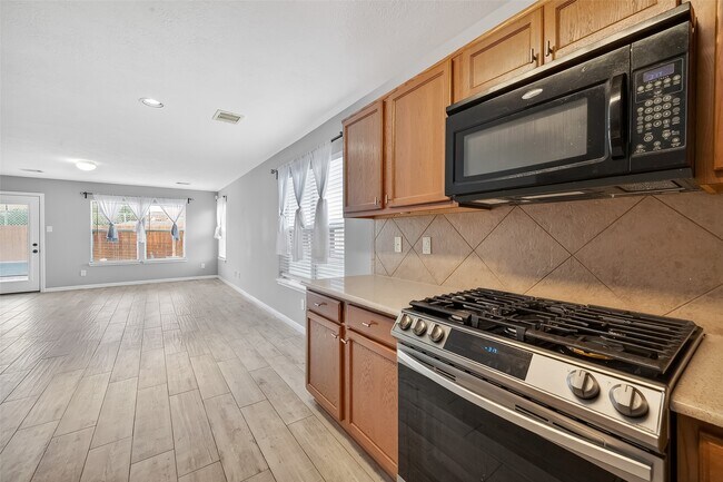 Building Photo - 20610 Moonrise River Ln