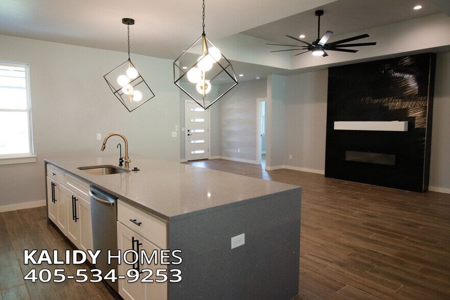 Building Photo - 1755 Kalidy Dr