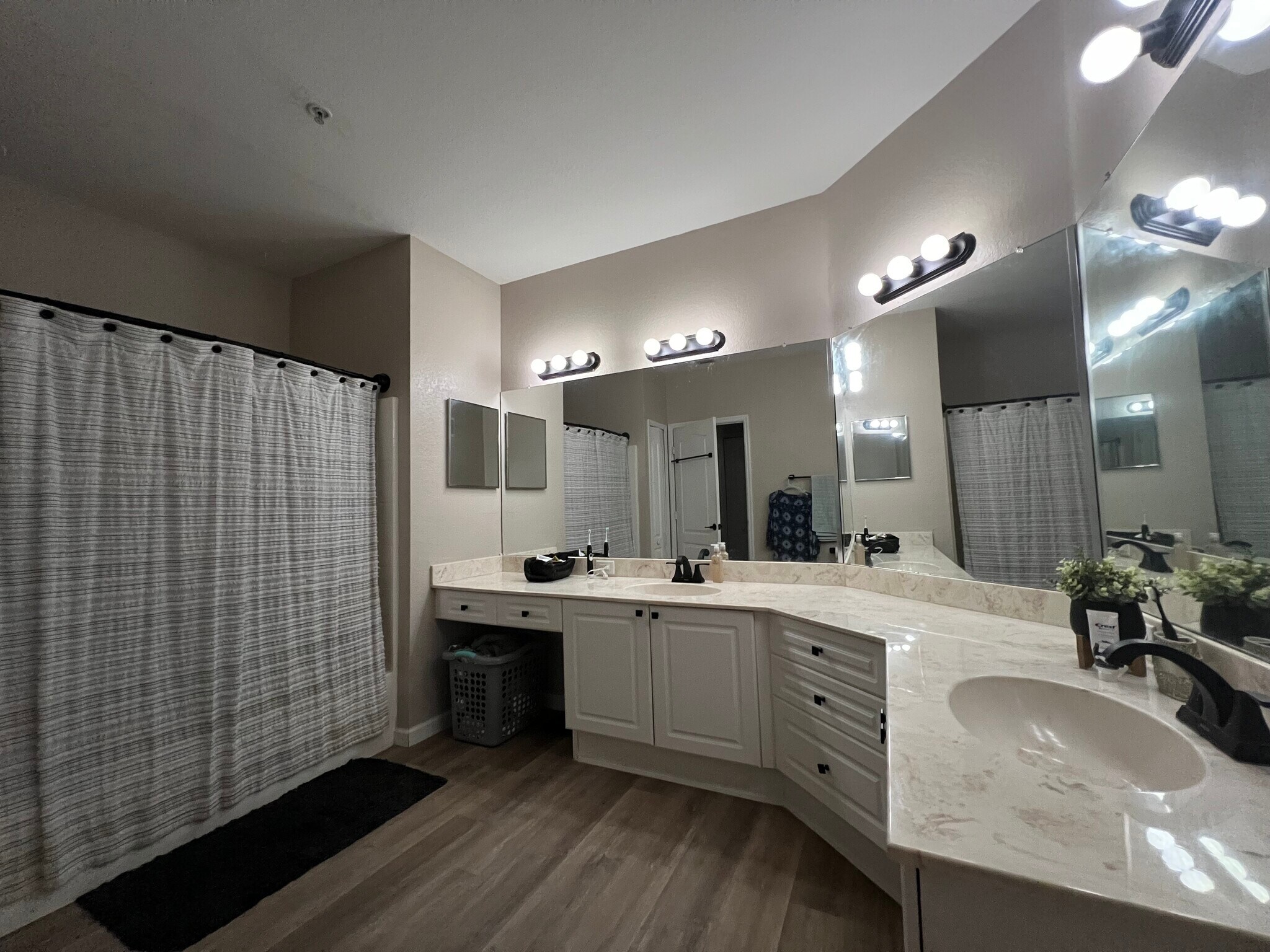 Building Photo - 2725 Via Cipriani