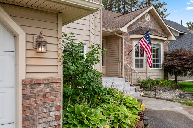 Building Photo - Spacious 5 Bed 3 Bath Home north Spokane w...