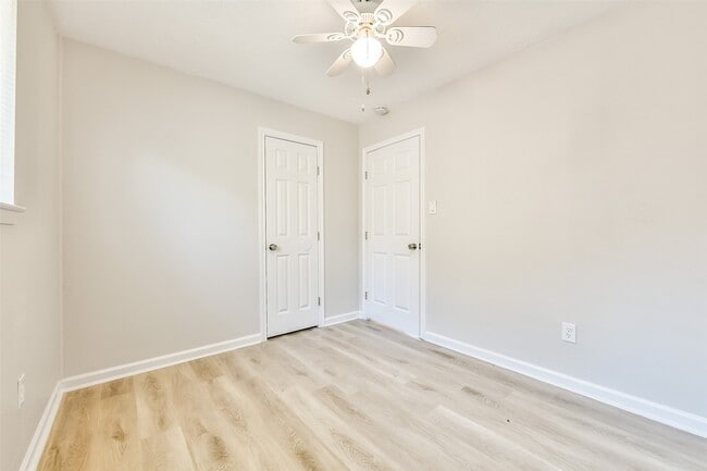 Building Photo - 515 Bellmar Ln