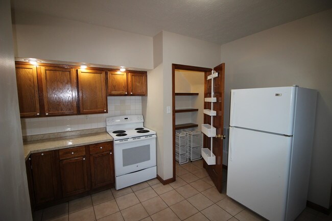 Building Photo - 937 Prospect St