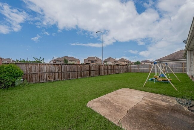 Building Photo - 311 N Esplanade Ln