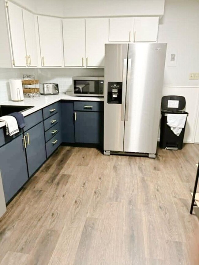 Building Photo - Close to Notre Dame, updated 3 bedroom 1 bath home.