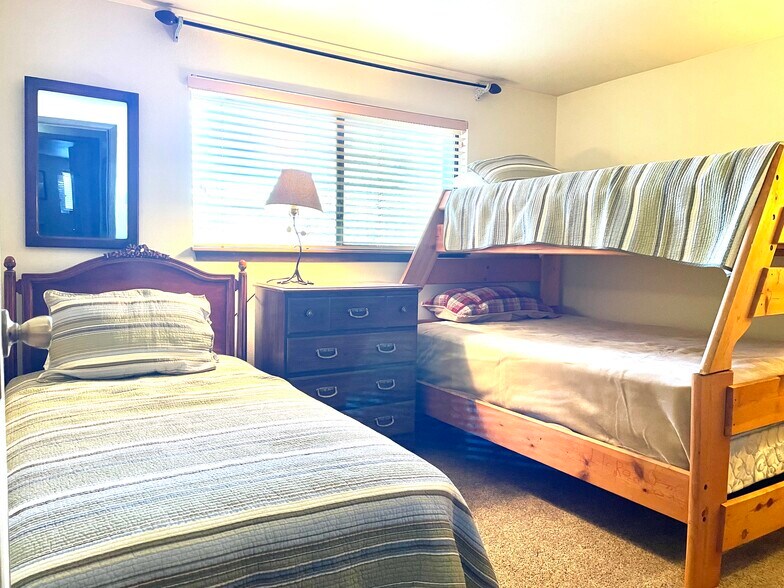 2nd Besroom - 44 Village Dr