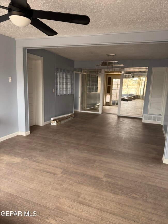 Building Photo - 1213 N Boone St