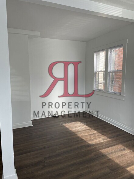 Building Photo - 346 Stewart Ave