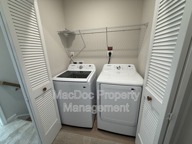 Building Photo - 1100 Rampart Dr