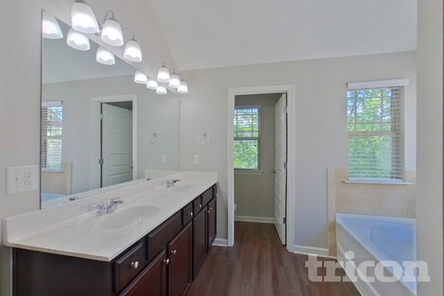 Building Photo - 377 Lossie Ln