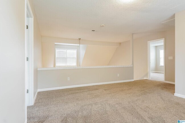 Building Photo - 101 Red Oak Dr
