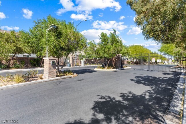 Building Photo - 2860 Sunflower Days Ave