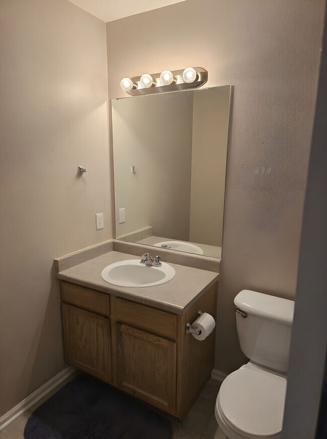 Building Photo - Cozy & Stylish Ranch Home in a Convenient Location!!