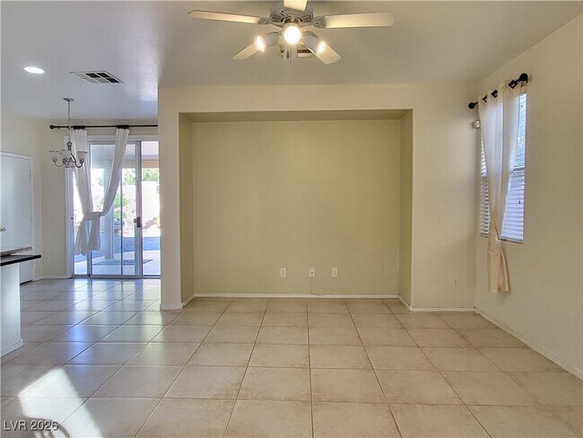 Building Photo - 9530 W Mesa Vista Ave