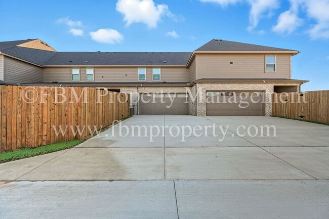 Building Photo - 1801 Ethereal Ln