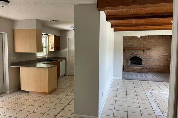 Building Photo - 2753 Foxdale Dr