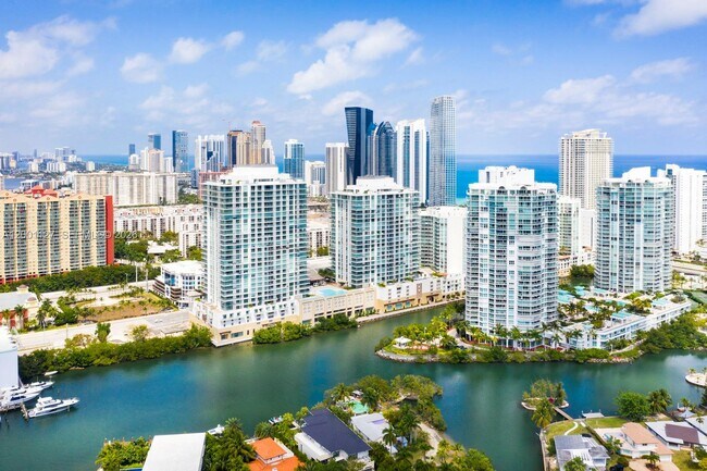 Building Photo - 300 Sunny Isles Blvd