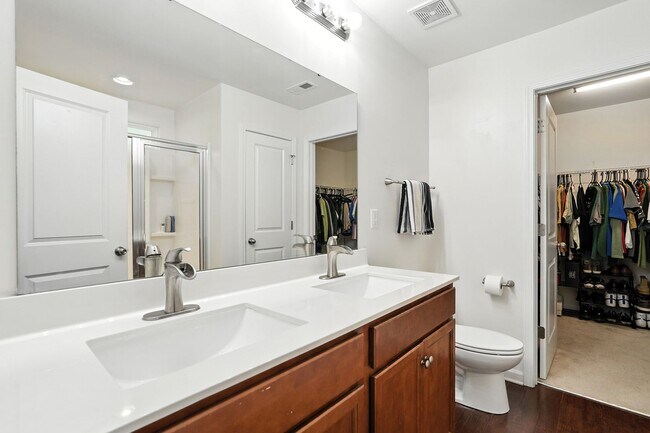 Building Photo - Beautifully Maintained 3-Bedroom Home with...