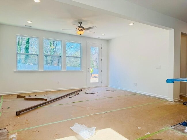 Building Photo - 131 Anise Ln
