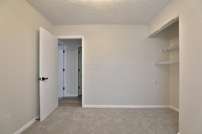 Building Photo - 989 Lavender Ln