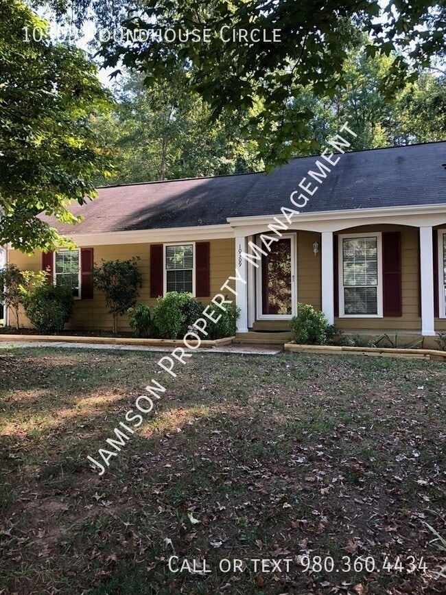 Building Photo - 10309 Roundhouse Cir