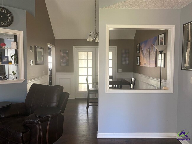 Building Photo - 1217 Candlwyck Dr