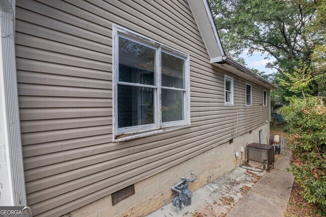 Building Photo - 1005 Westmoor Dr NW