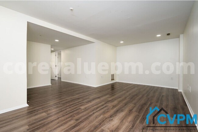 Building Photo - 7679 Blueberry Hill Ln