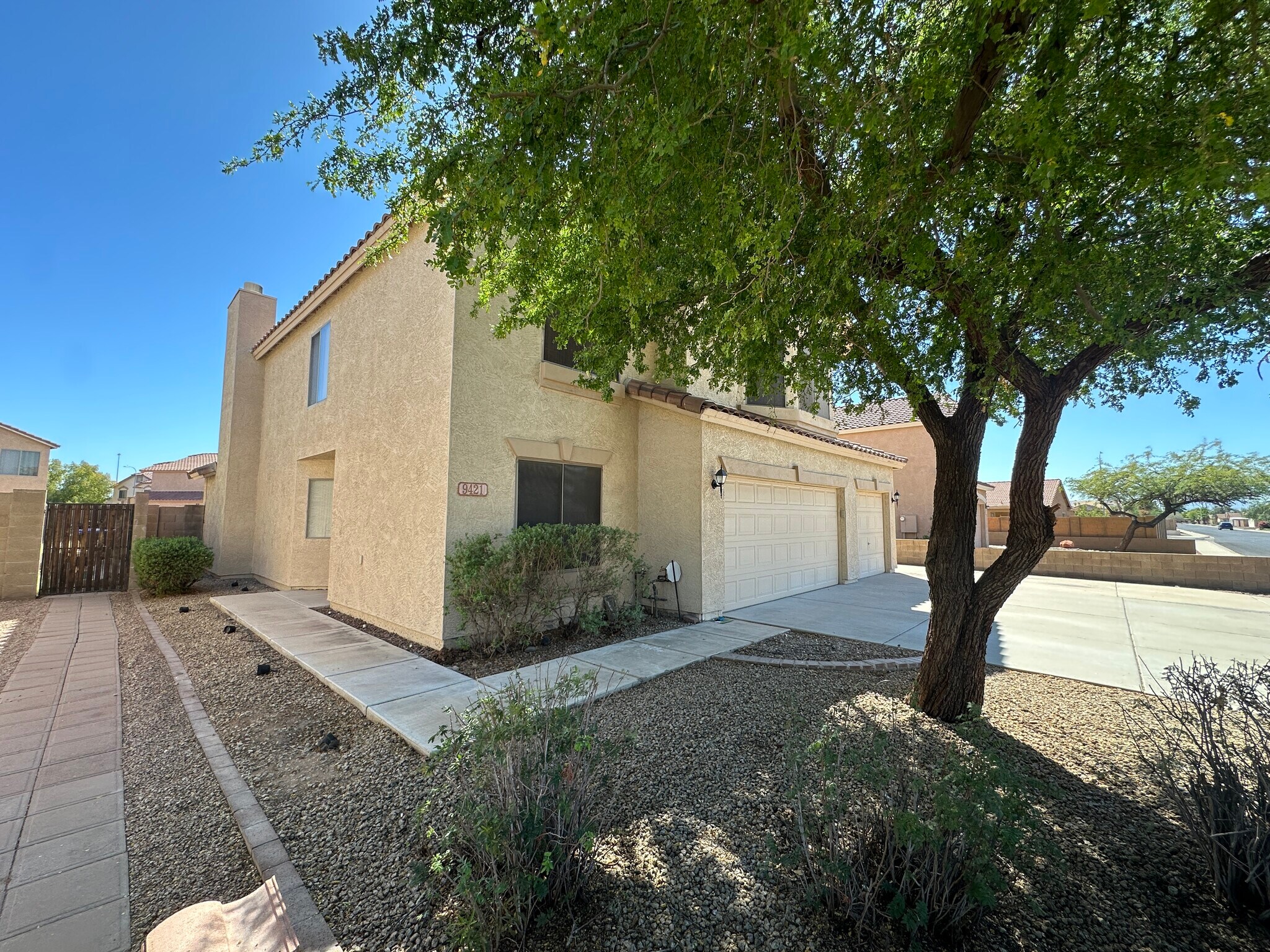 Building Photo - 9421 N 93rd Ave