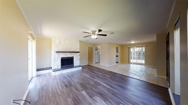 Building Photo - 4130 Willow Oak St